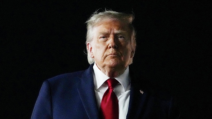 Трамп пригрозил ввести новые пошлины против Макрона