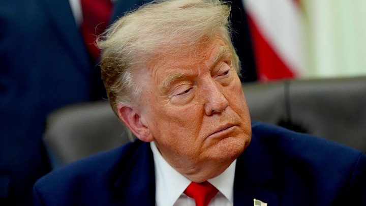 СМИ: Трамп пересел на другой самолет из-за предупреждения Израиля об угрозе атаки